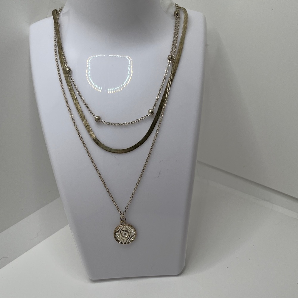 Elegant Gold Layered Necklace Set